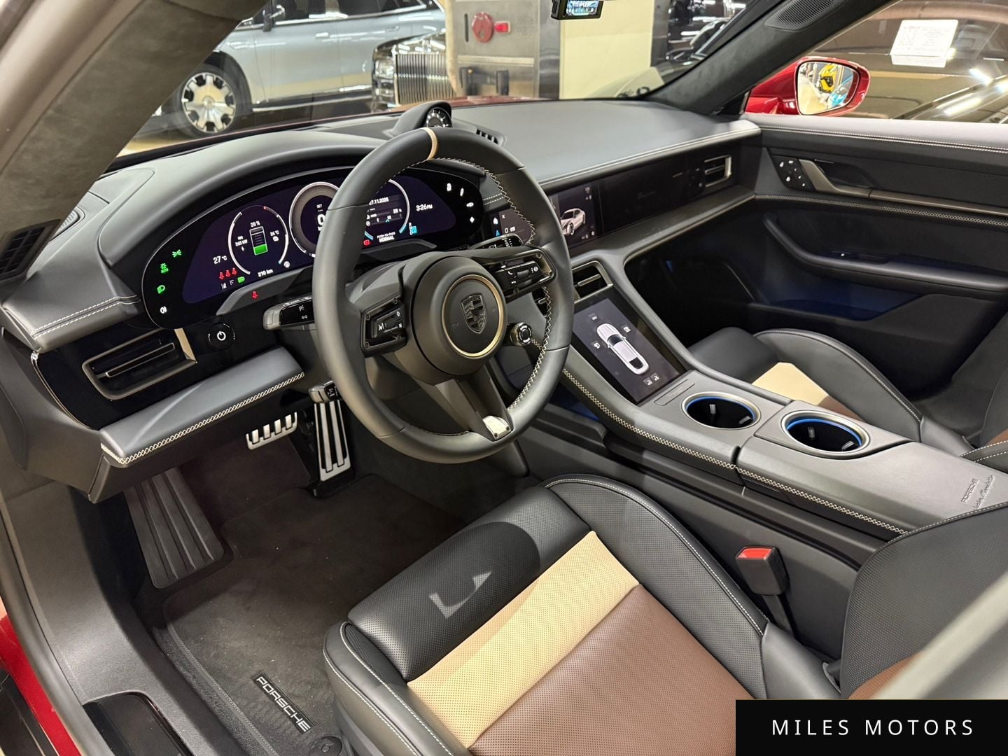 Porsche 타이칸 2025 — миниатюра 9