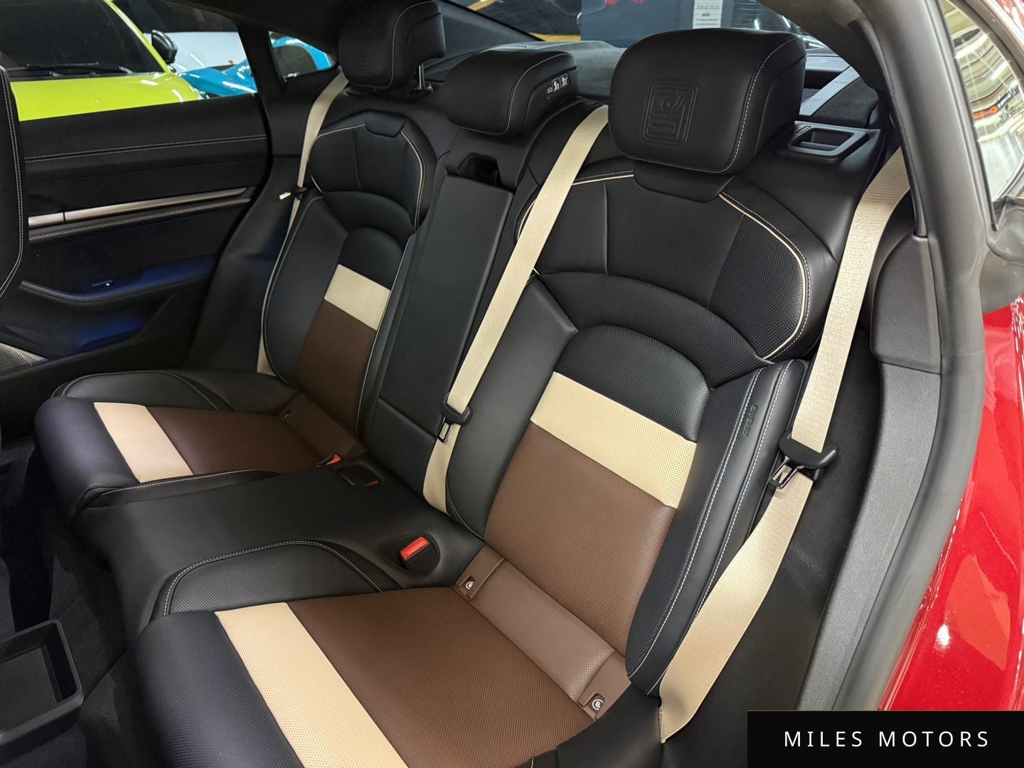 Porsche 타이칸 2025 — миниатюра 17