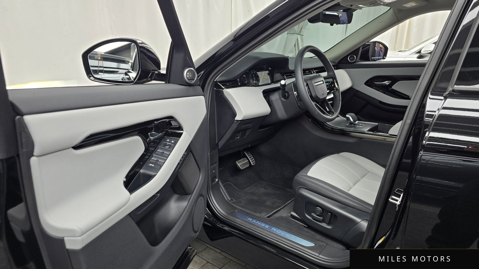 Land Rover Range Rover Evoque 2025 — миниатюра 10
