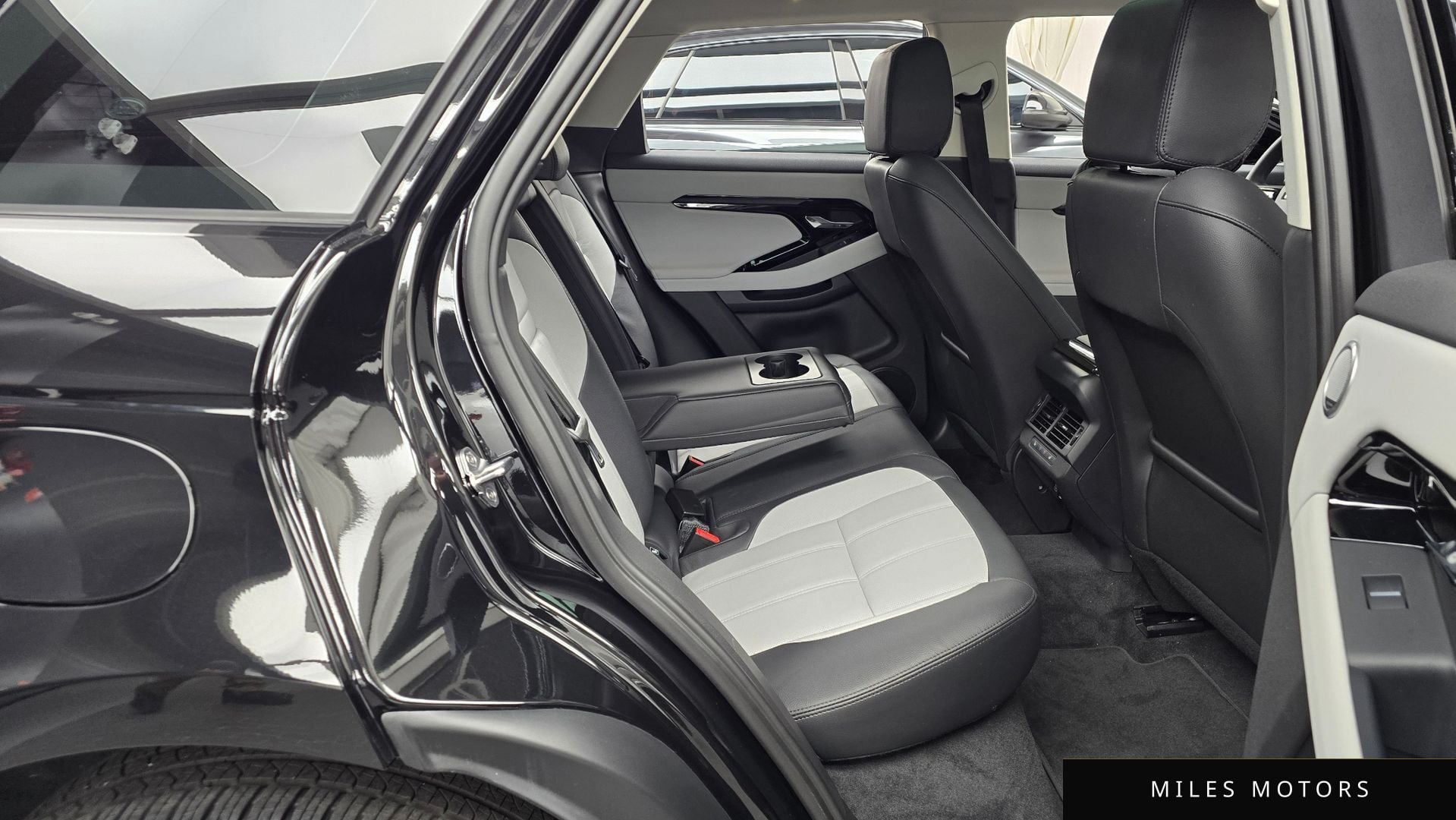 Land Rover Range Rover Evoque 2025 — миниатюра 12