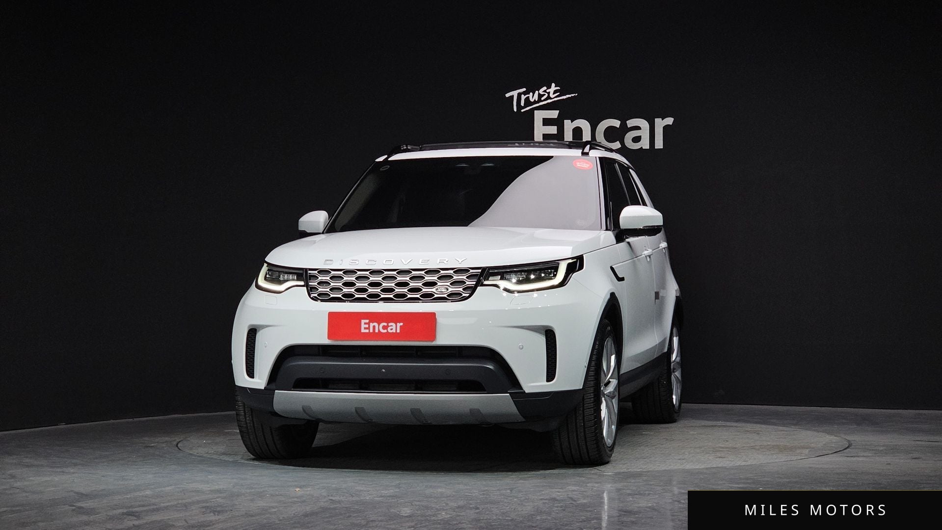 Land Rover Discovery 2023 — миниатюра 3