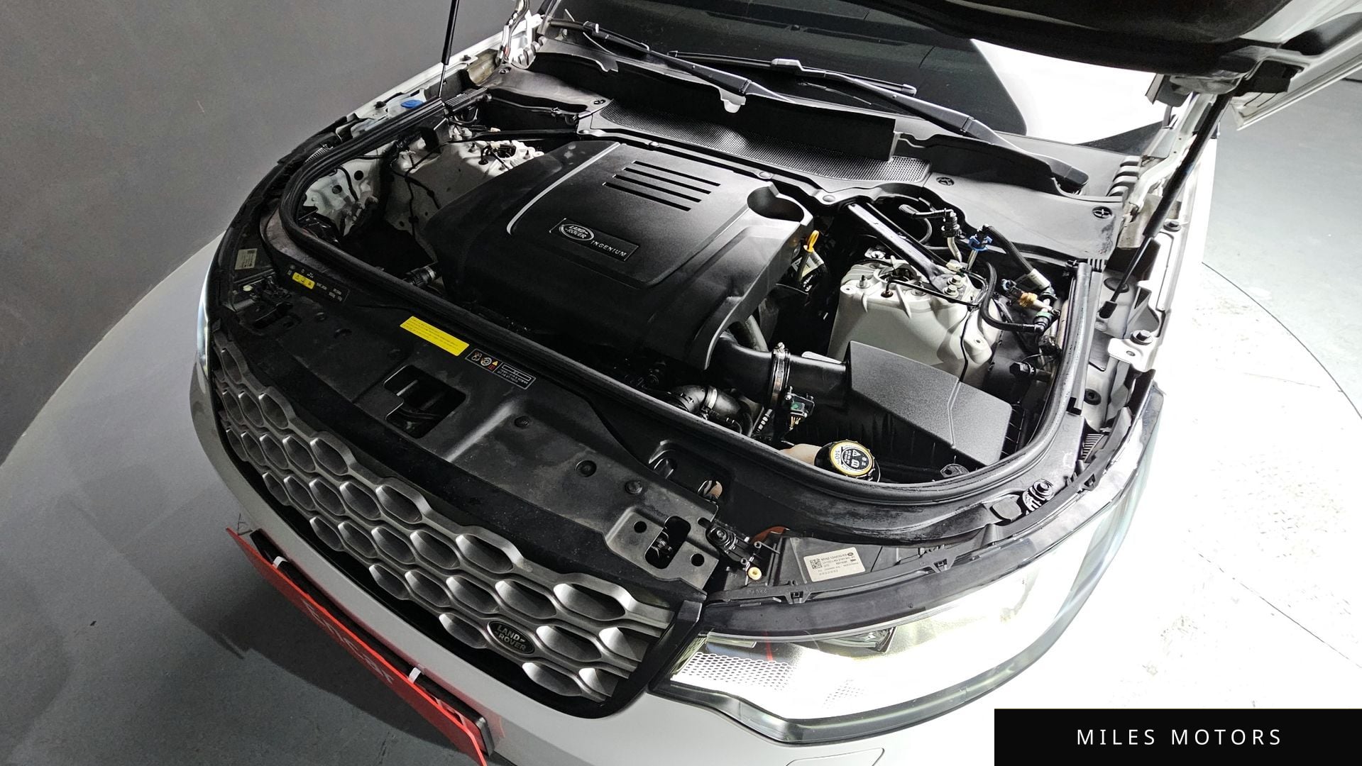 Land Rover Discovery 2023 — миниатюра 6