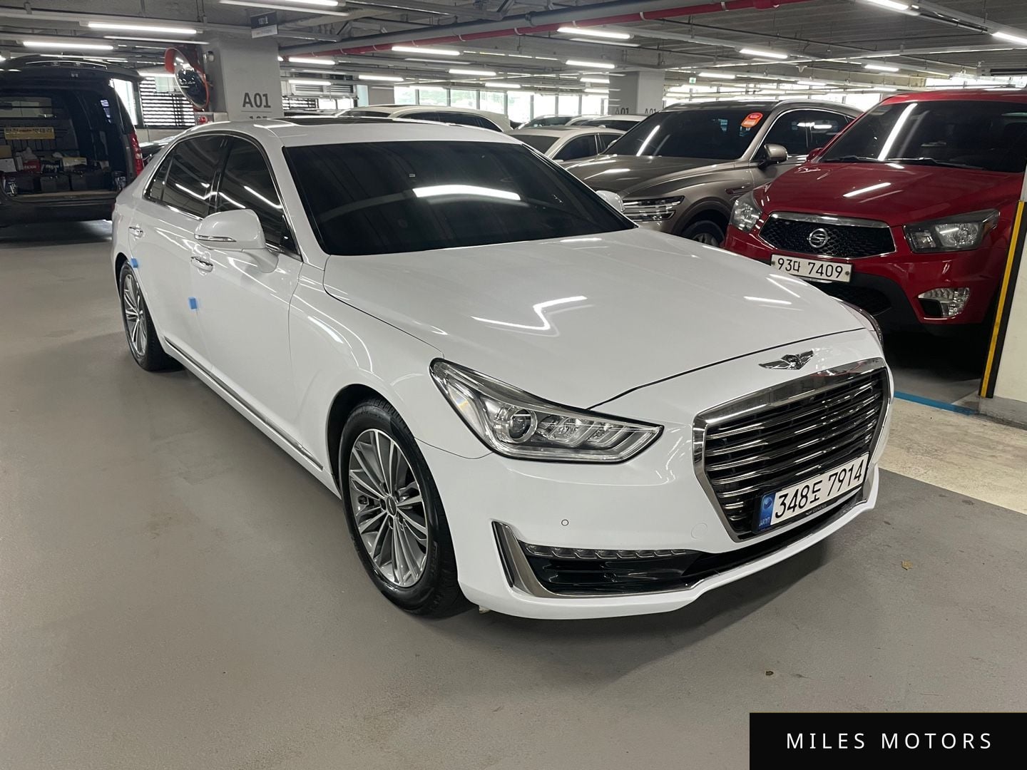 Genesis EQ900 2018 — фото 1 из 12