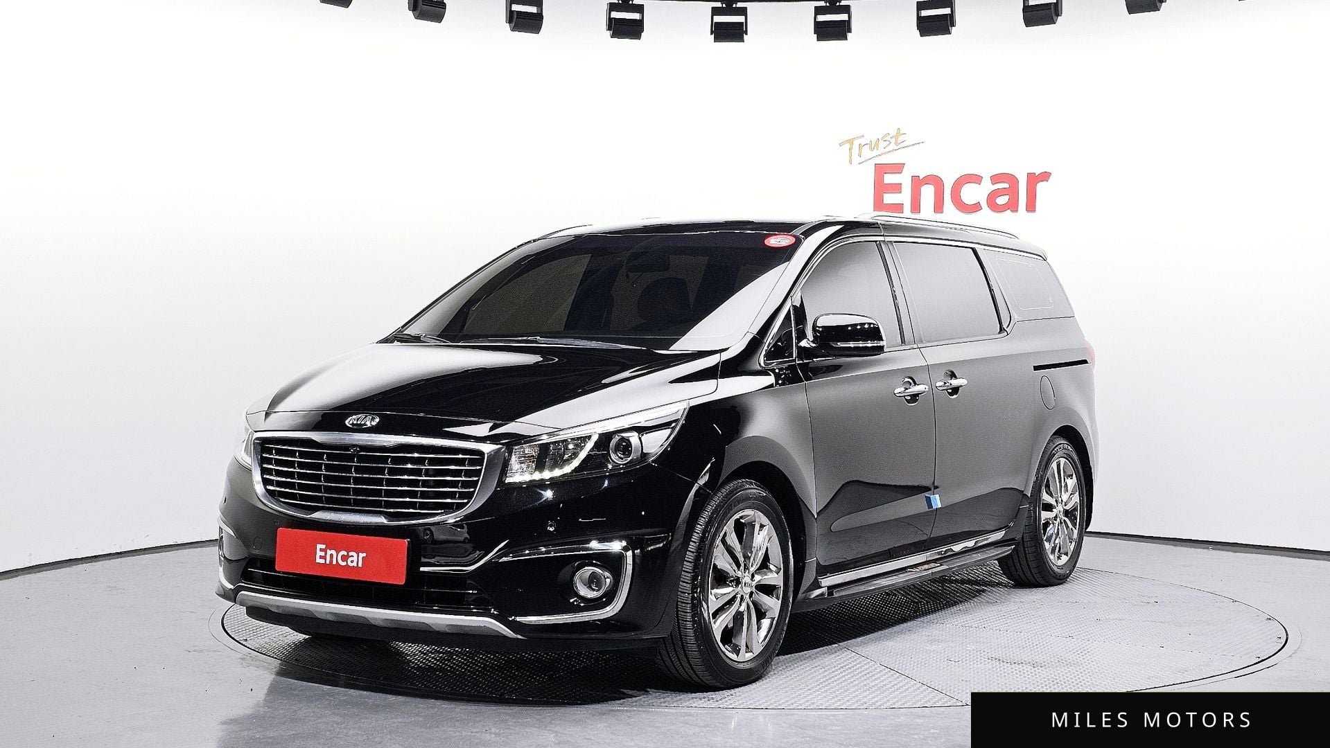 Kia Canival 2017 — фото 1 из 12