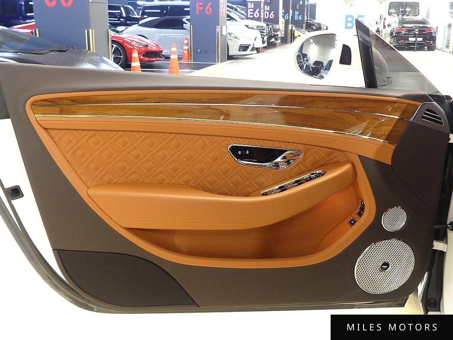 Bentley 컨티넨탈 GT 2022 — миниатюра 9