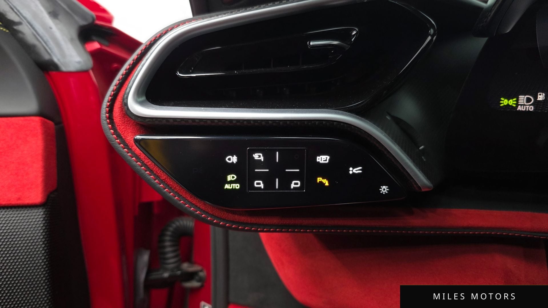 Ferrari 296 GTB 2023 — миниатюра 13