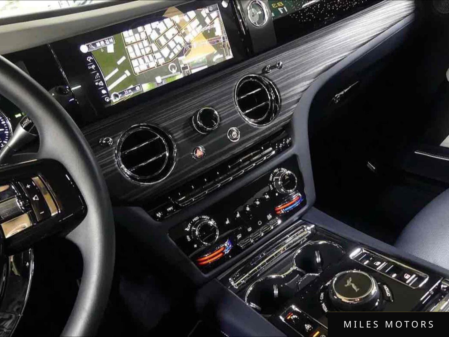 Rolls-Royce 고스트 2023 — миниатюра 13