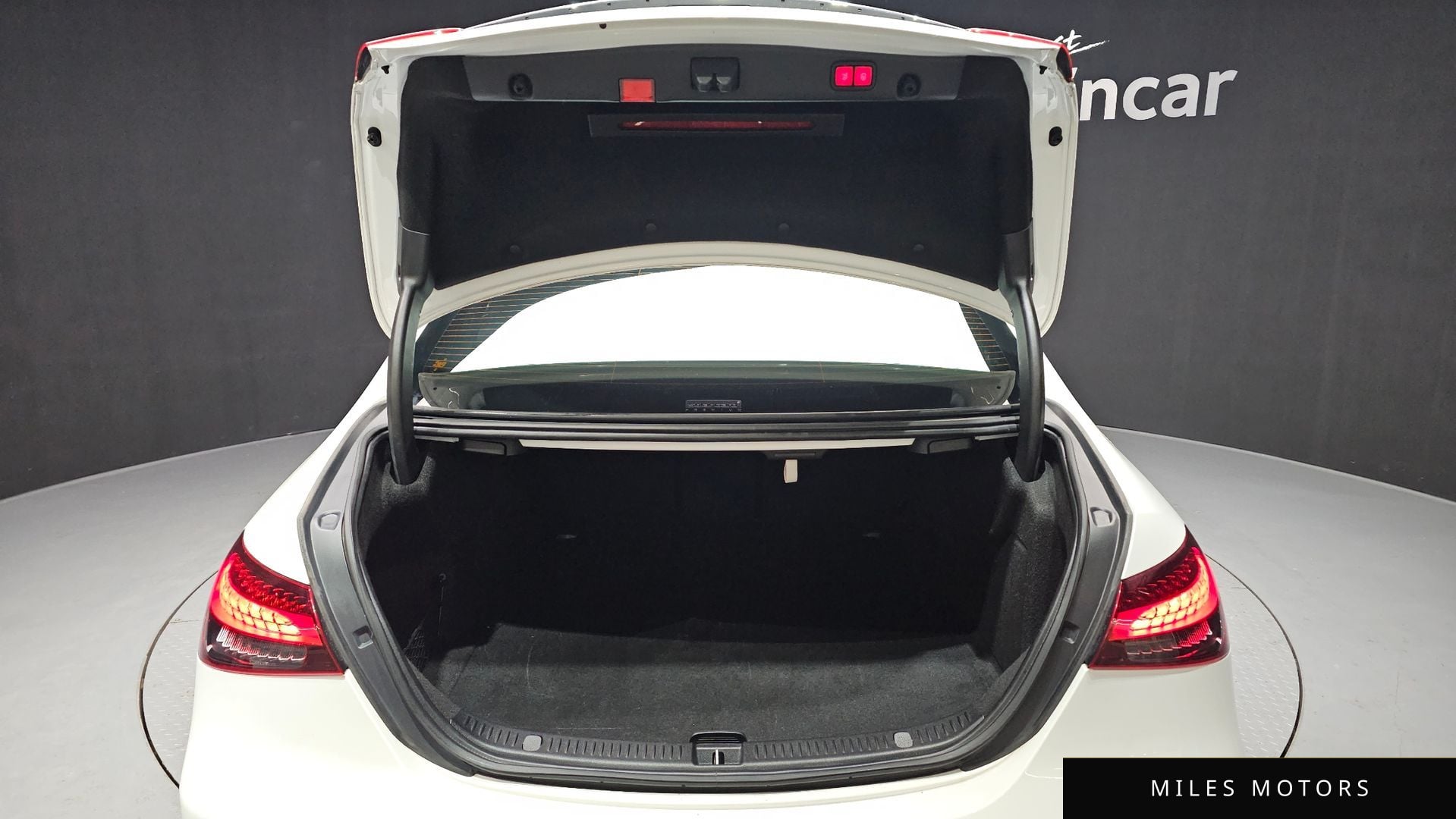 Mercedes-Benz E-Class W213 2022 — миниатюра 20