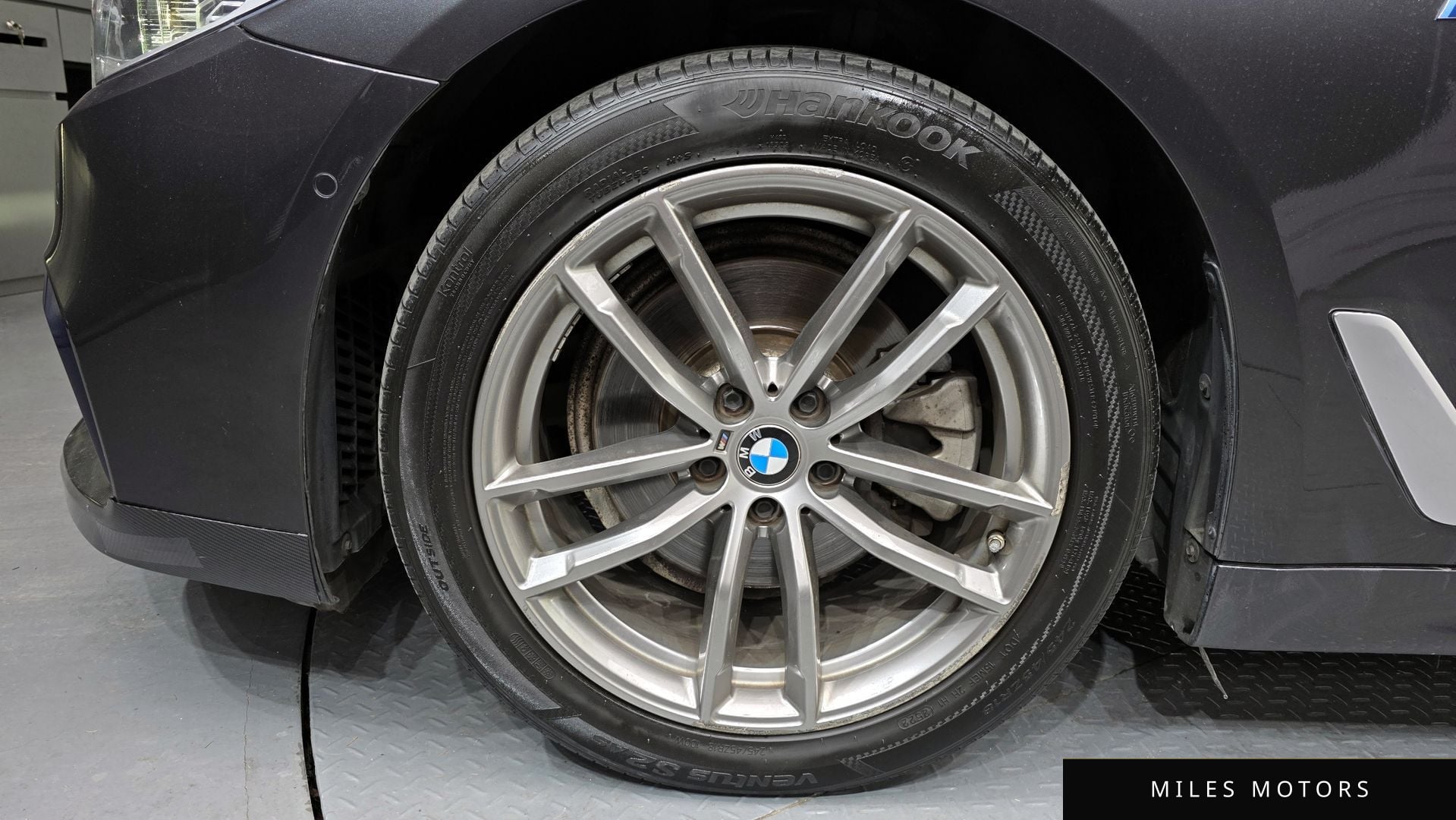 BMW 5 Series (G30) 2020 — миниатюра 5