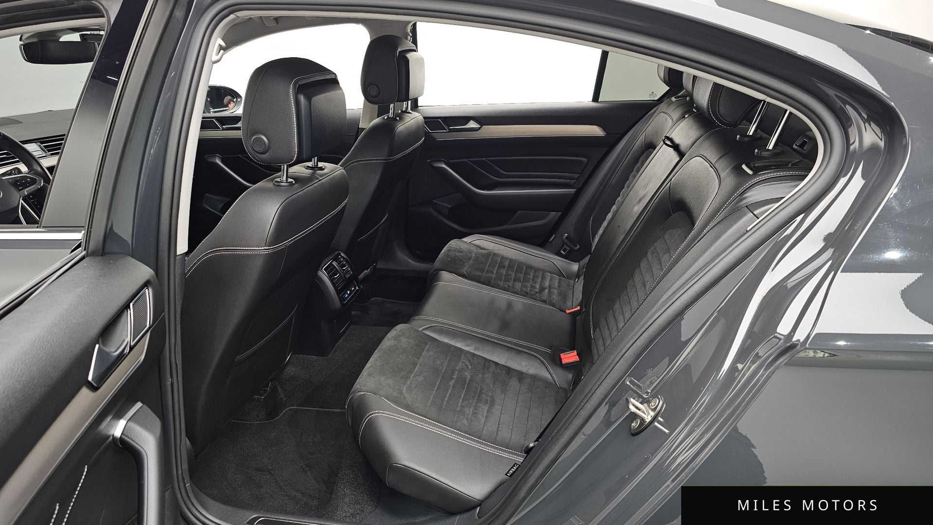 Volkswagen Passat 2021 — миниатюра 12