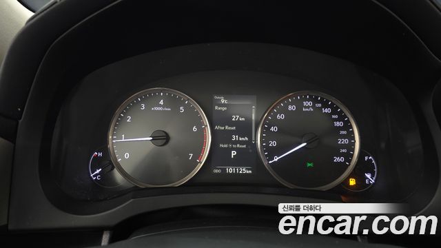 Лексус IS200t 2017 — миниатюра 8