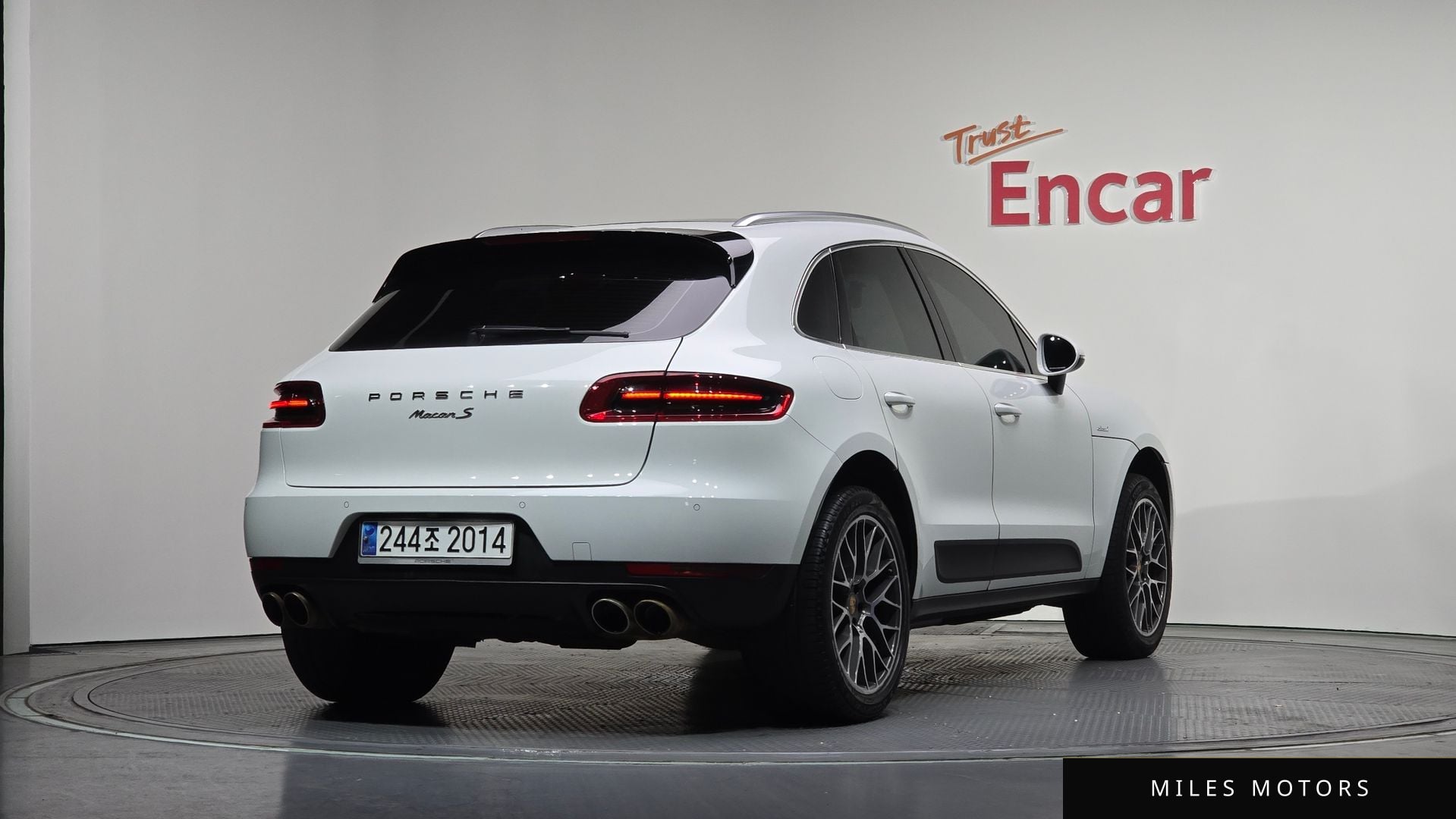 Porsche Macan 2015 — миниатюра 2