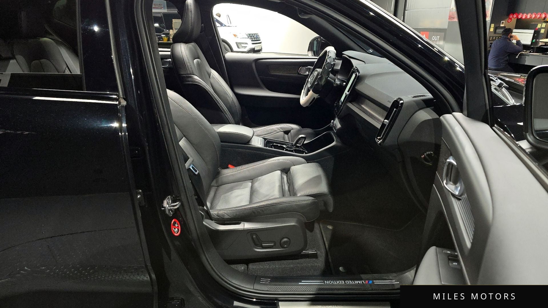 Volvo XC40 리차지 2022 — миниатюра 11