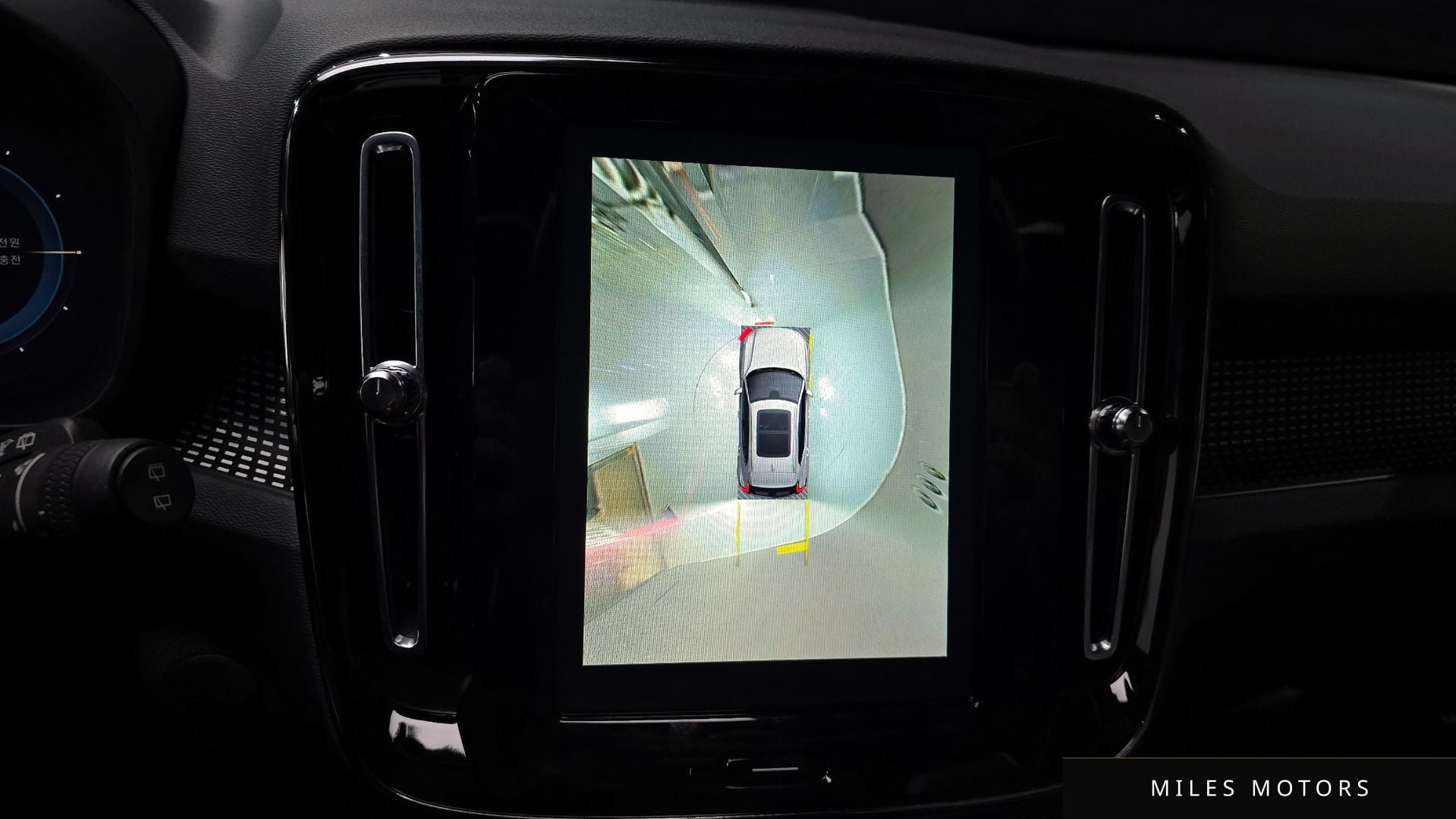 Volvo XC40 리차지 2022 — миниатюра 14