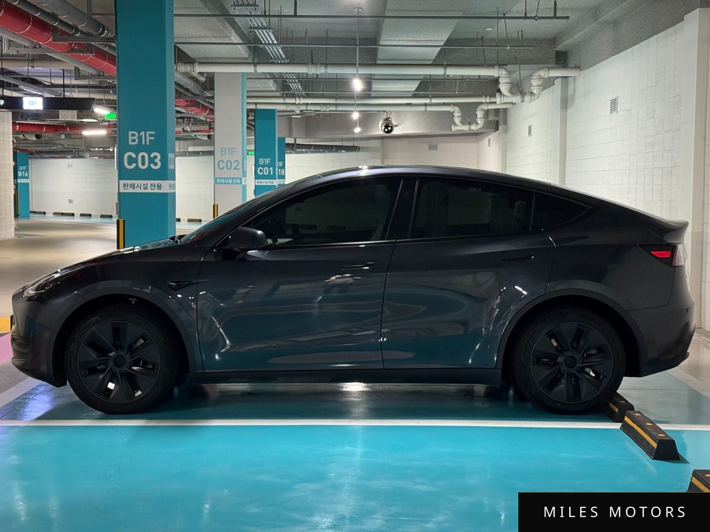 Tesla Model Y 2025 — миниатюра 2