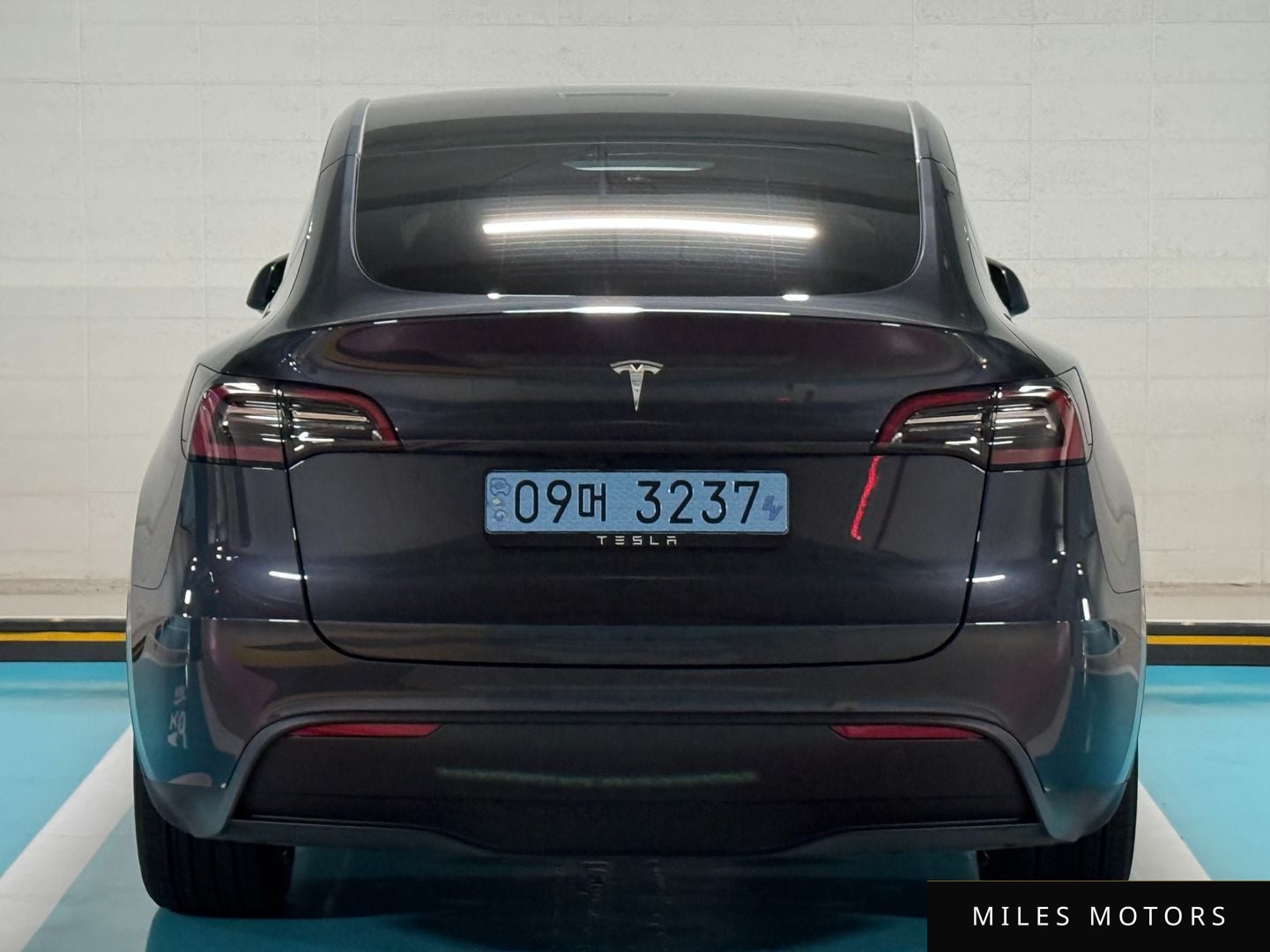 Tesla Model Y 2025 — миниатюра 4