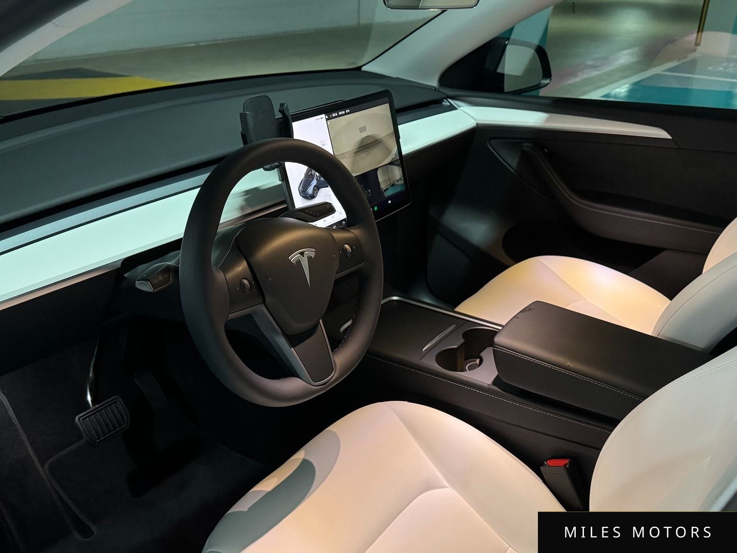 Tesla Model Y 2025 — миниатюра 7