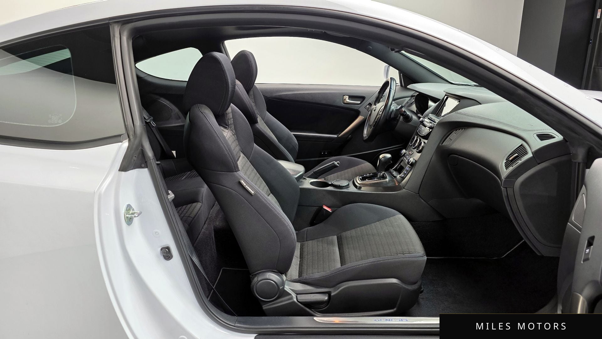 Hyundai Genesis 2015 — миниатюра 10