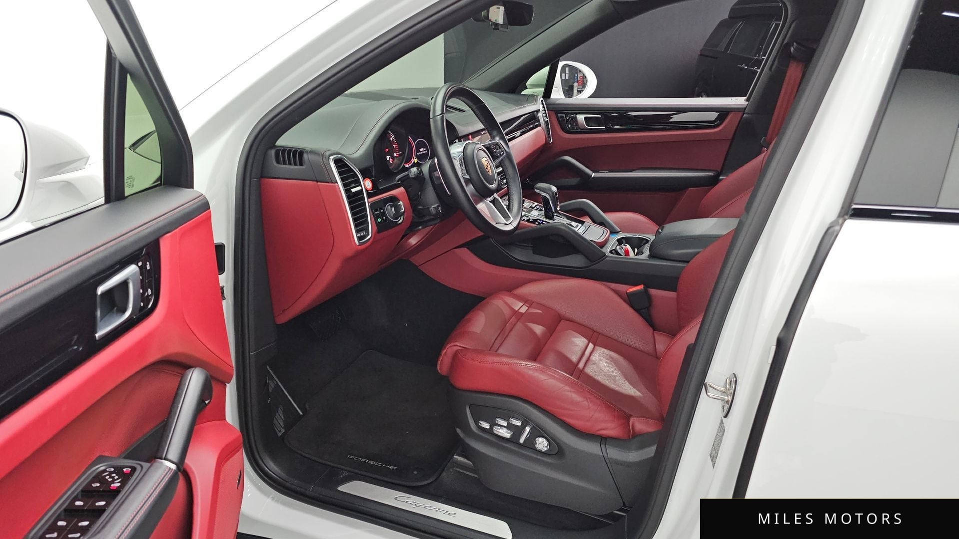Porsche Cayenne 2021 — миниатюра 11