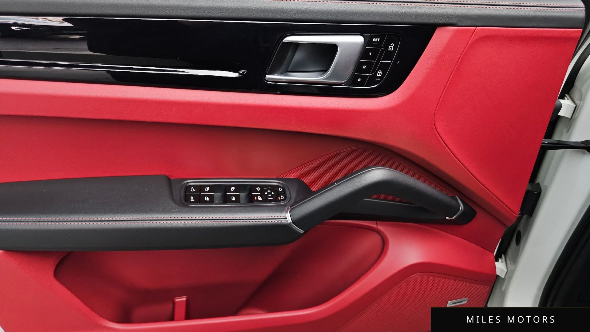 Porsche Cayenne 2021 — миниатюра 17