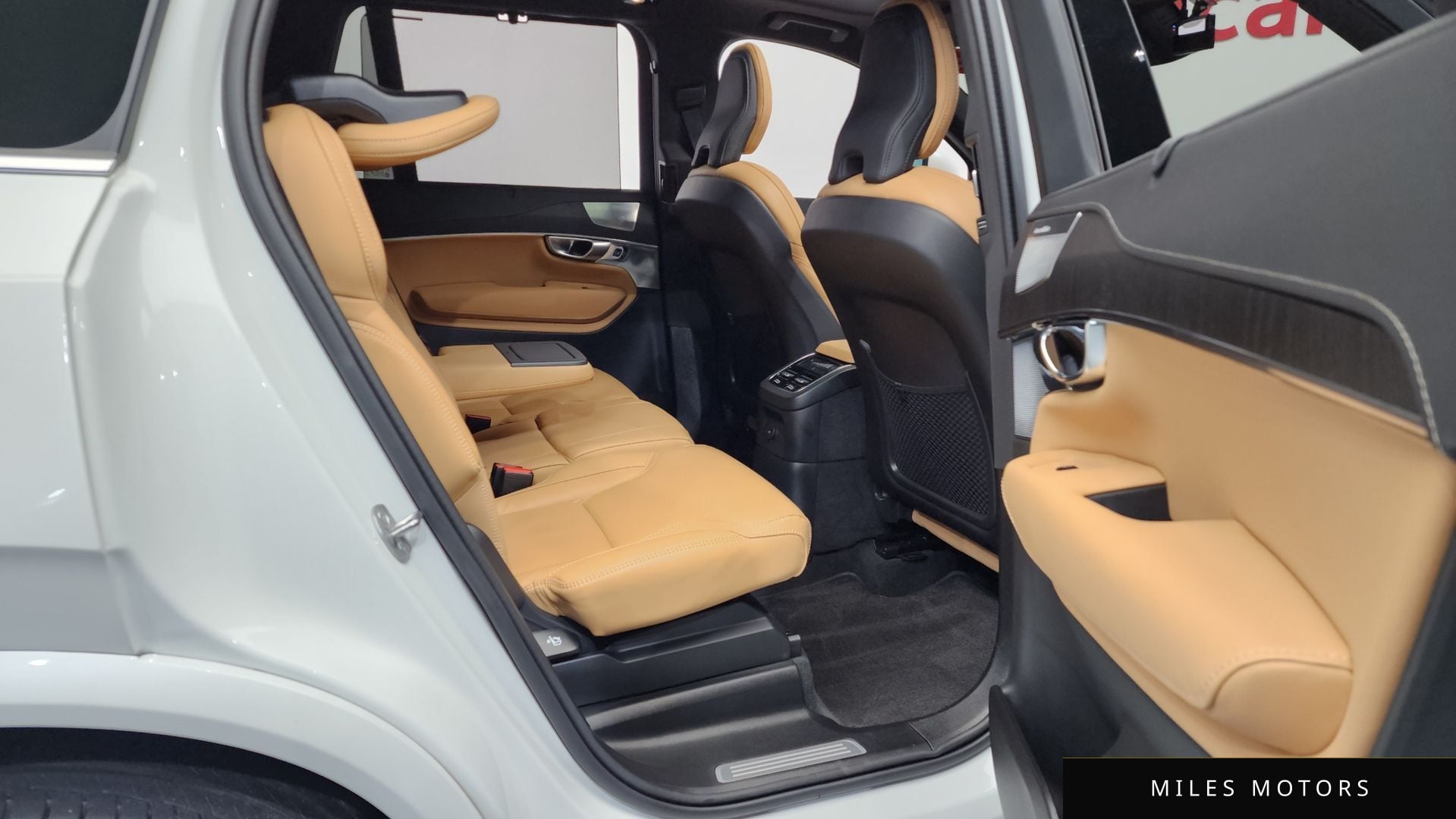 Volvo XC90 2024 — миниатюра 12