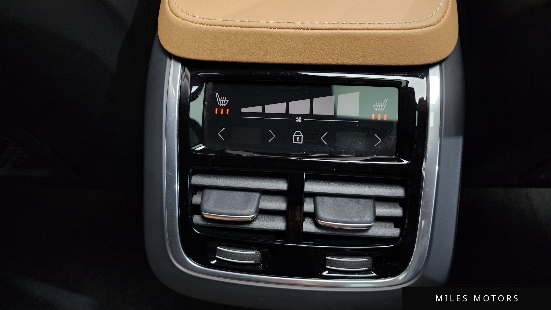 Volvo XC90 2024 — миниатюра 18