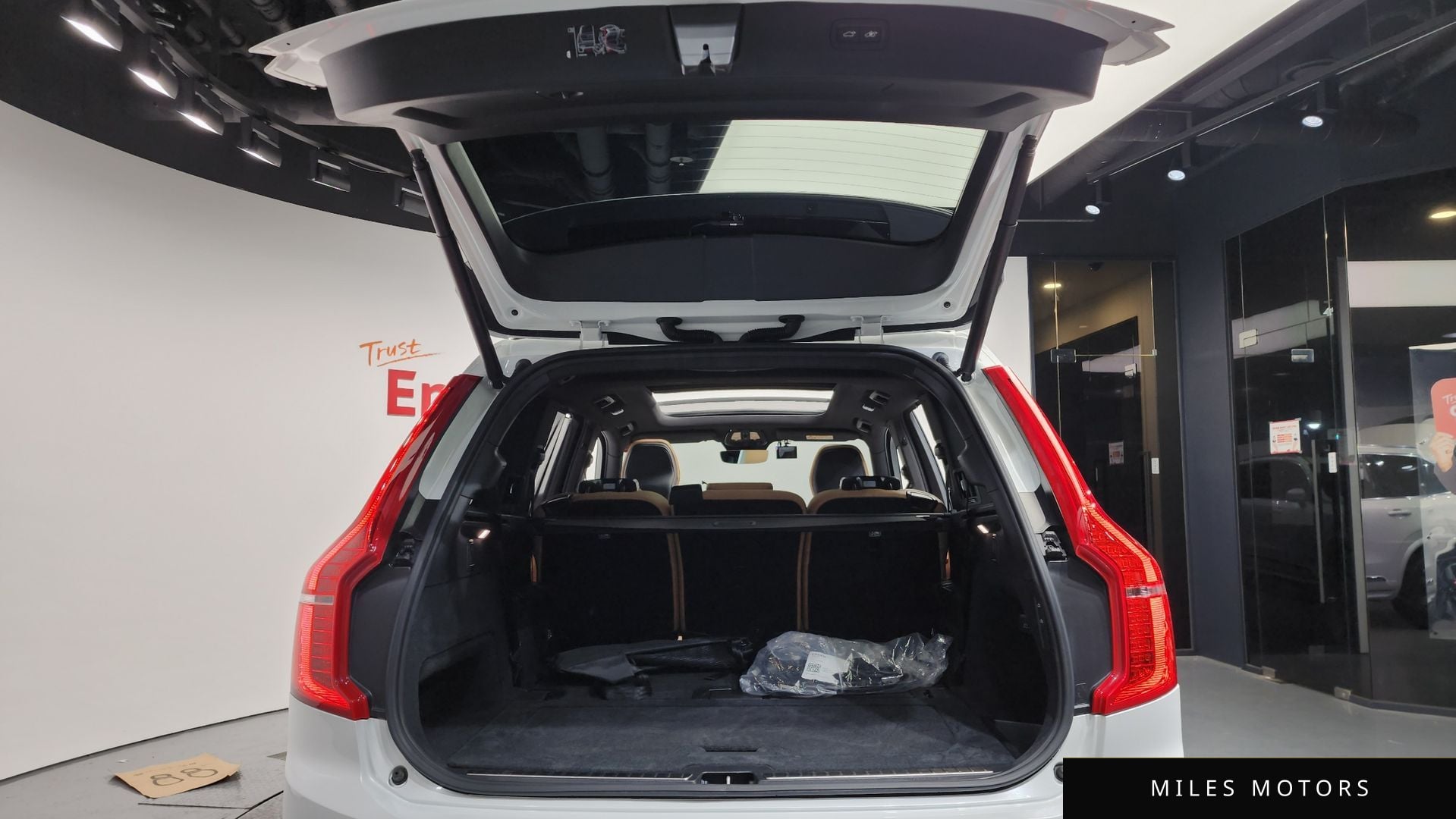 Volvo XC90 2024 — миниатюра 20