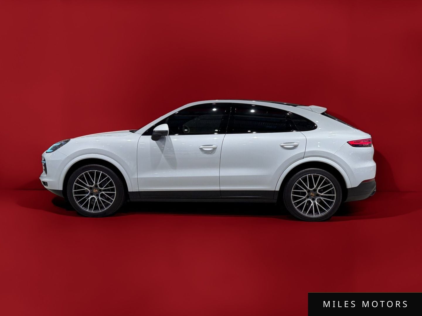 Porsche Cayenne 2021 — фото 1 из 12