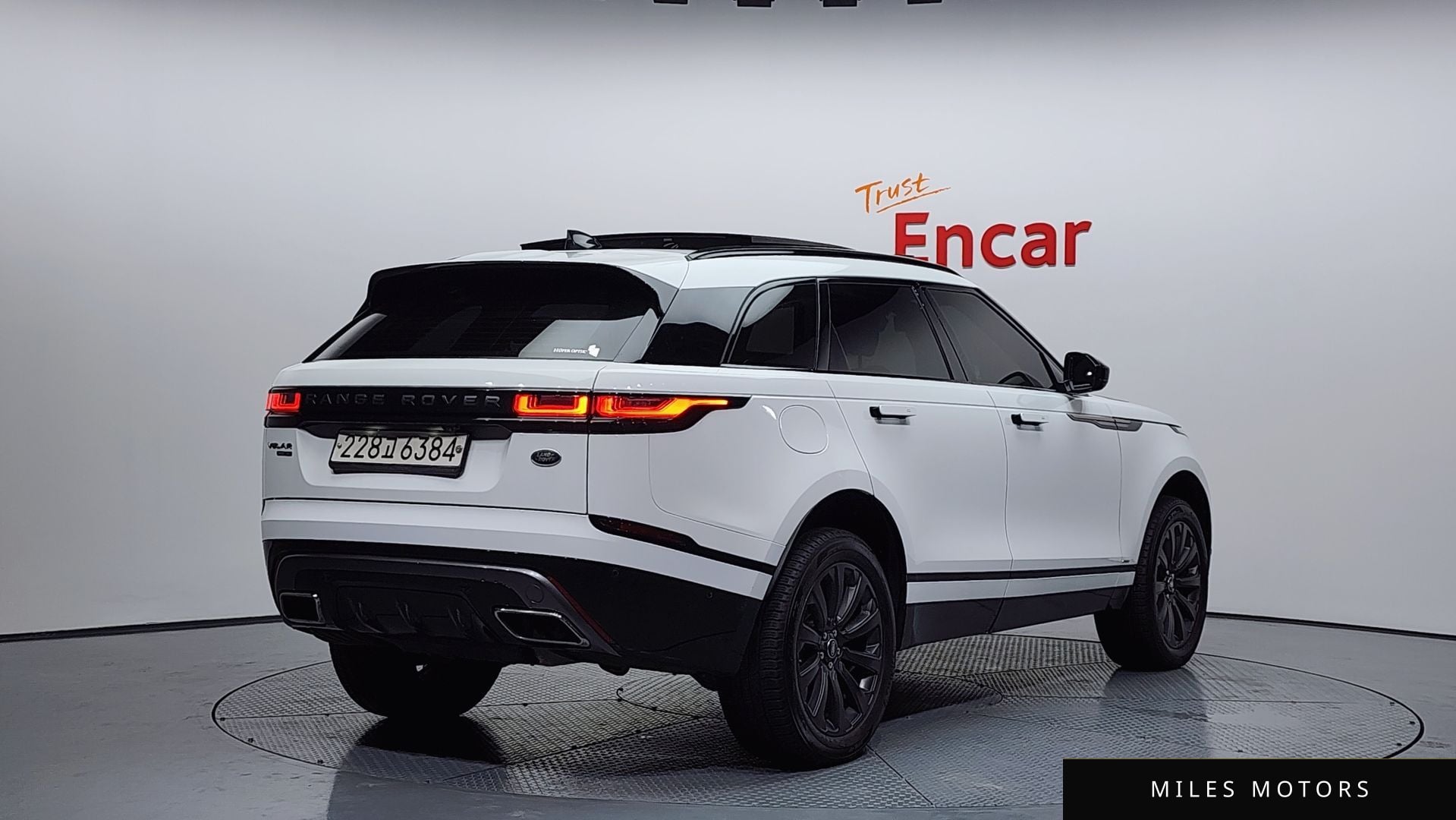 Land Rover Range Rover Velar 2019 — миниатюра 2