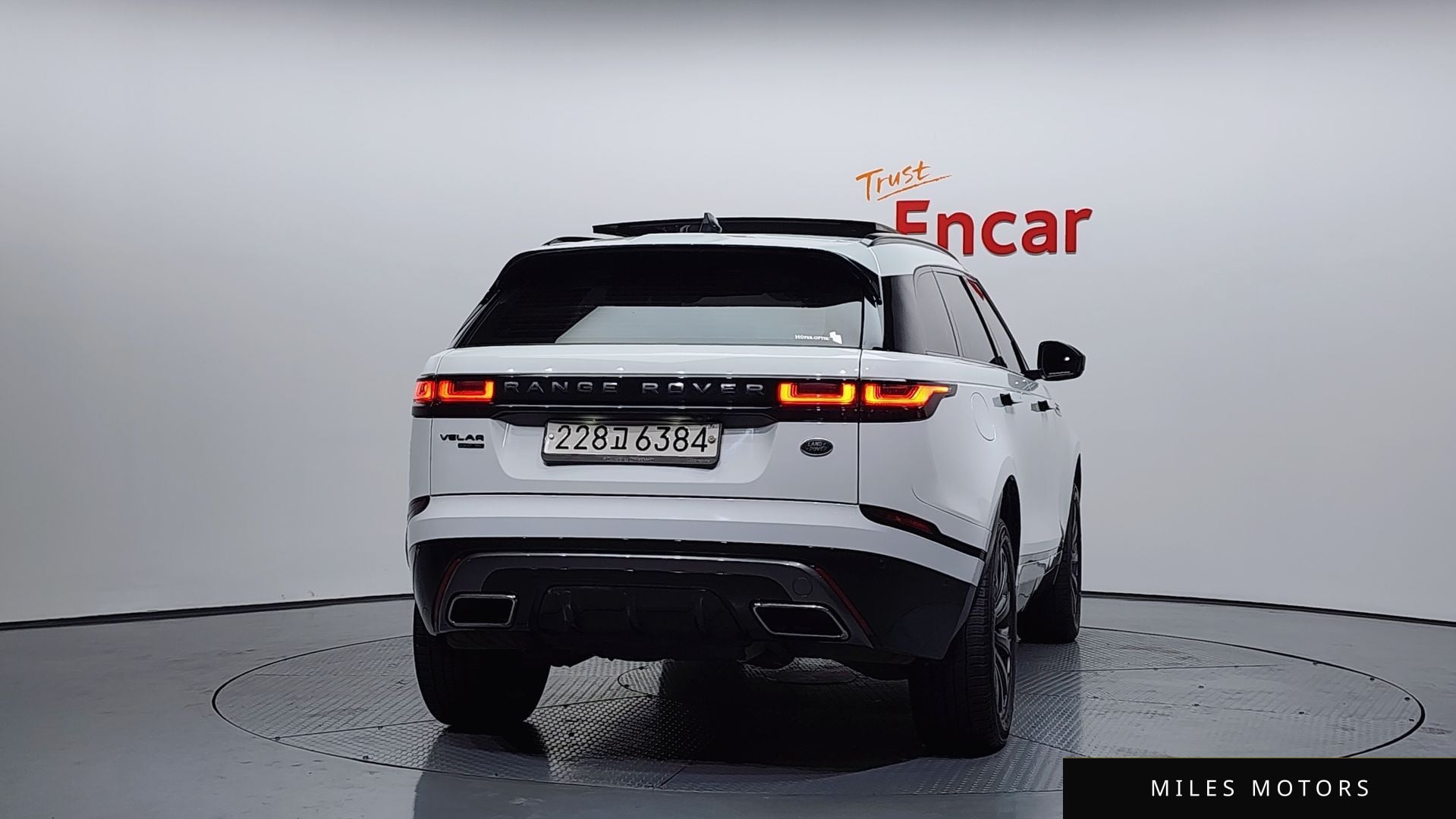 Land Rover Range Rover Velar 2019 — миниатюра 4
