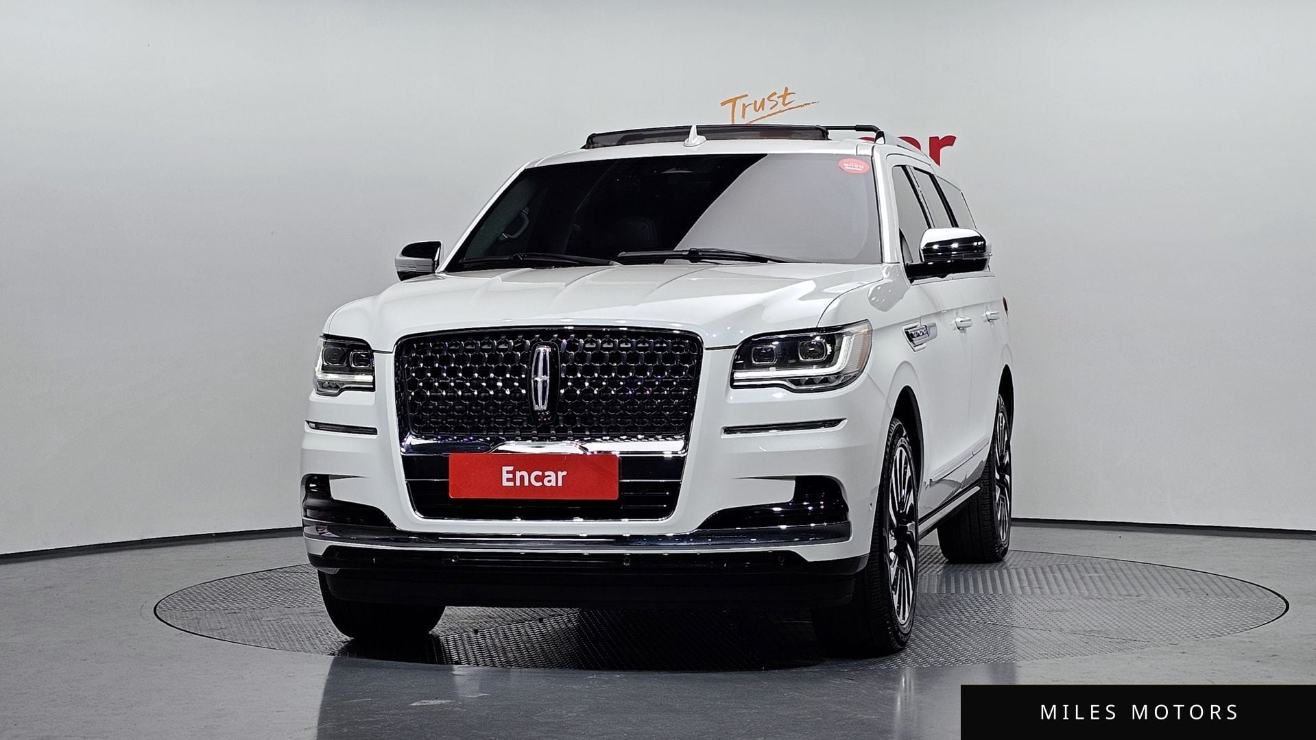 Lincoln Navigator 2023 — миниатюра 3