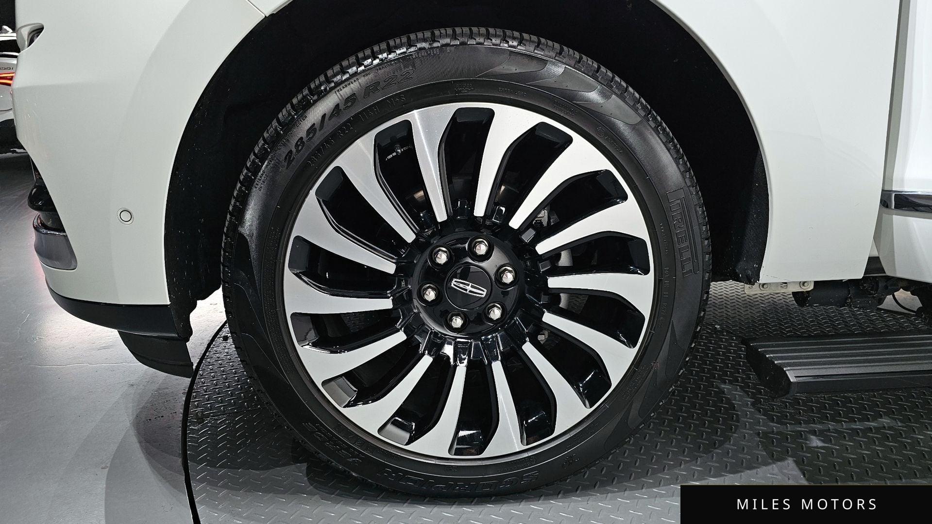 Lincoln Navigator 2023 — миниатюра 5