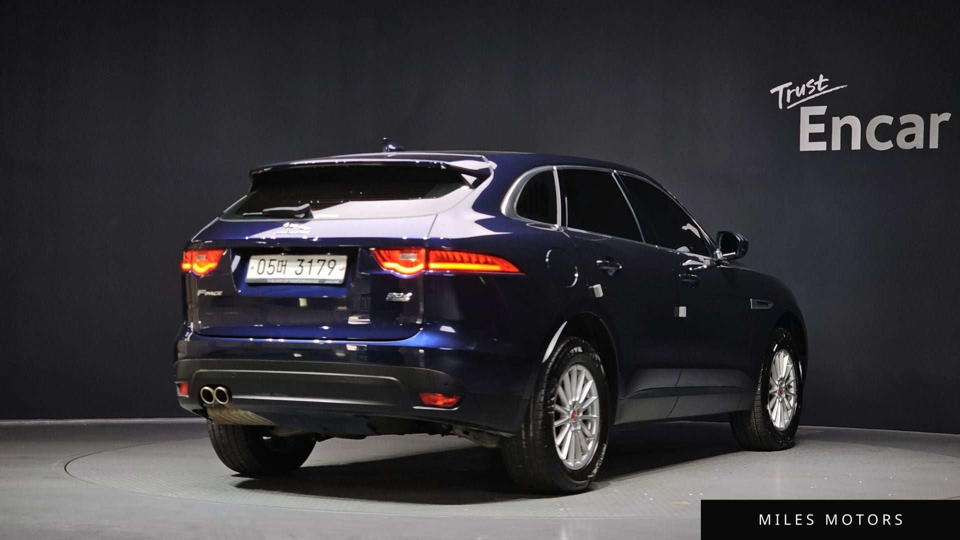 Jaguar F-PACE 2018 — миниатюра 2