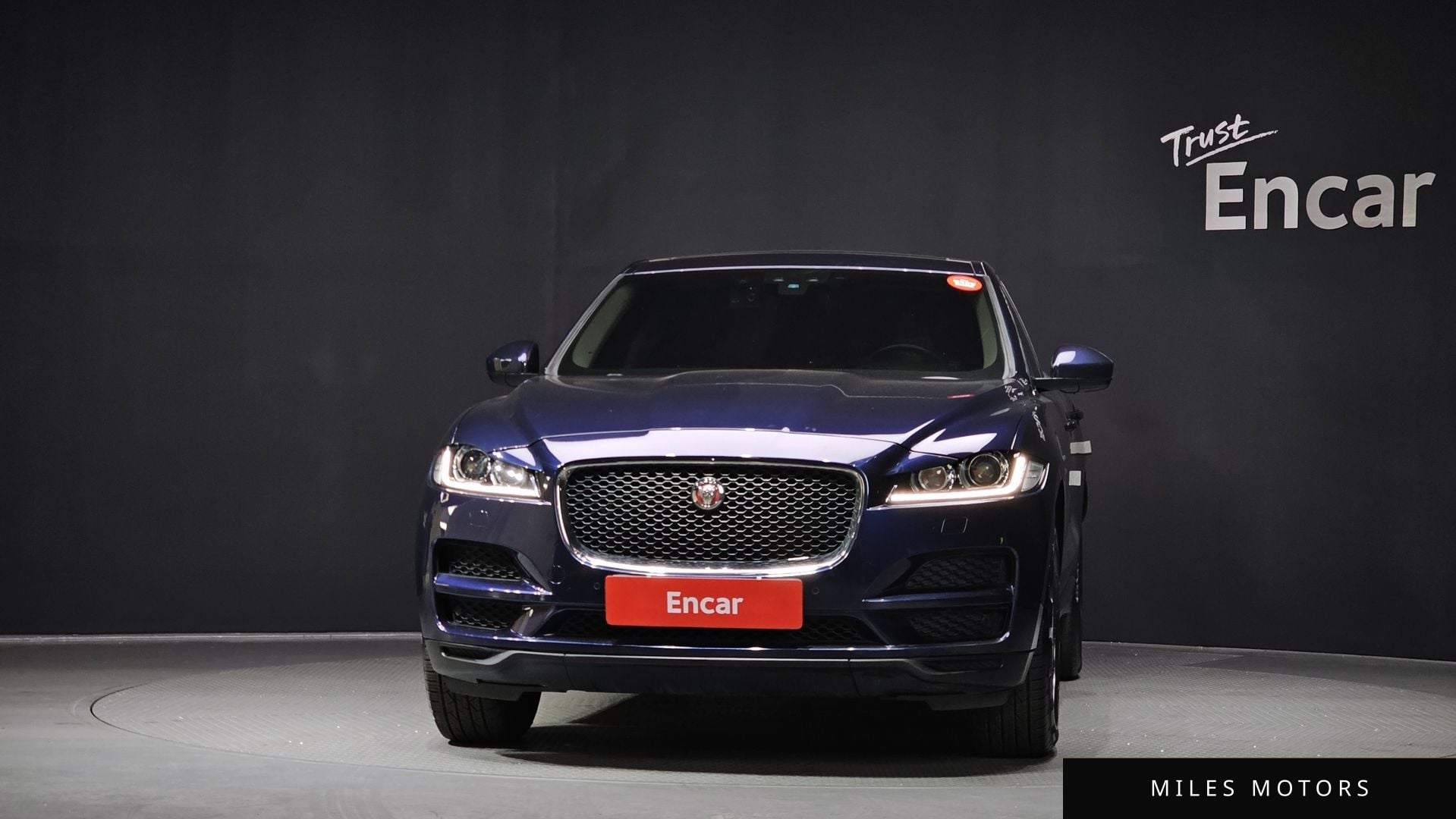 Jaguar F-PACE 2018 — миниатюра 3