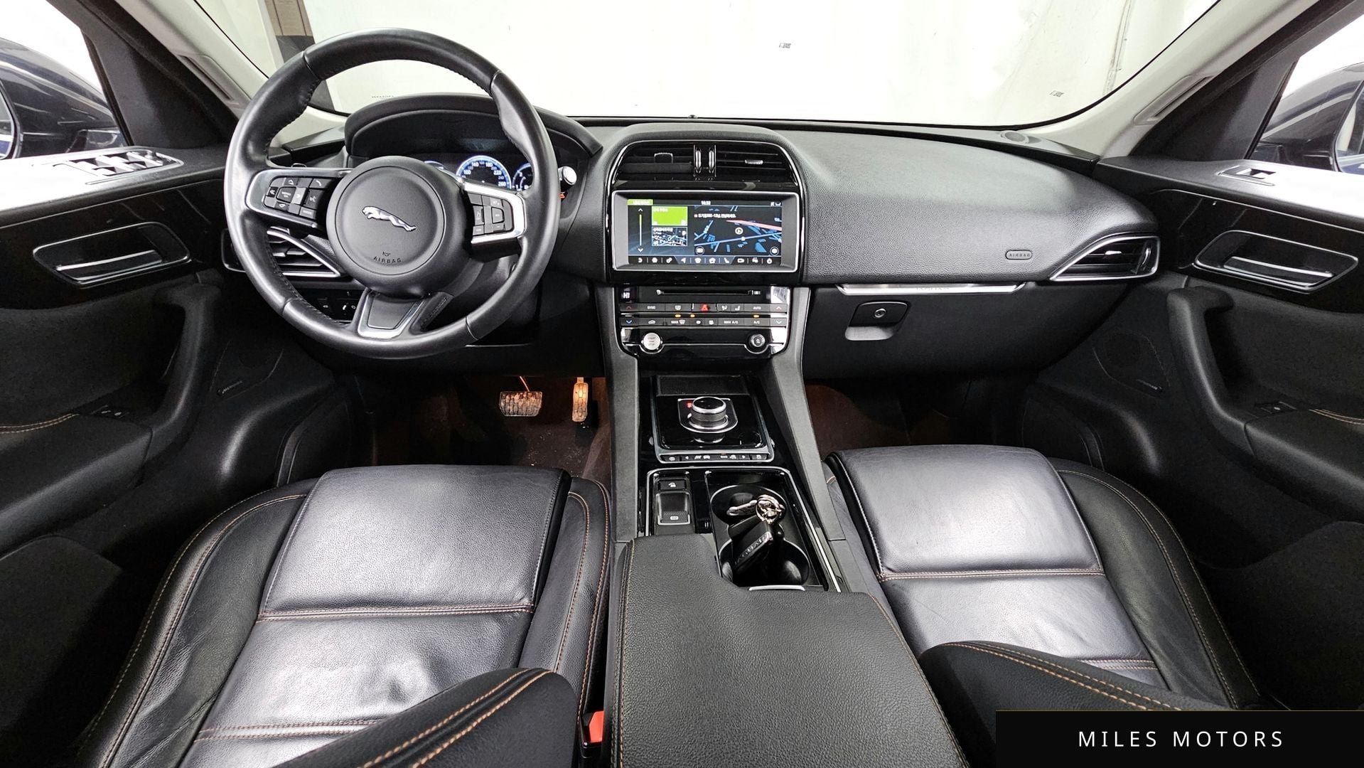 Jaguar F-PACE 2018 — миниатюра 7
