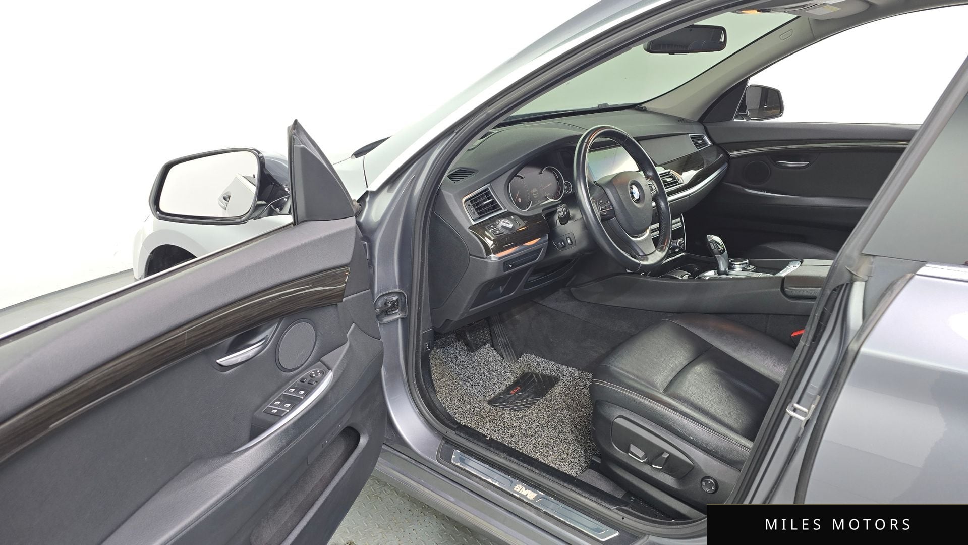 BMW 5 Series GT (F07) 2014 — миниатюра 10