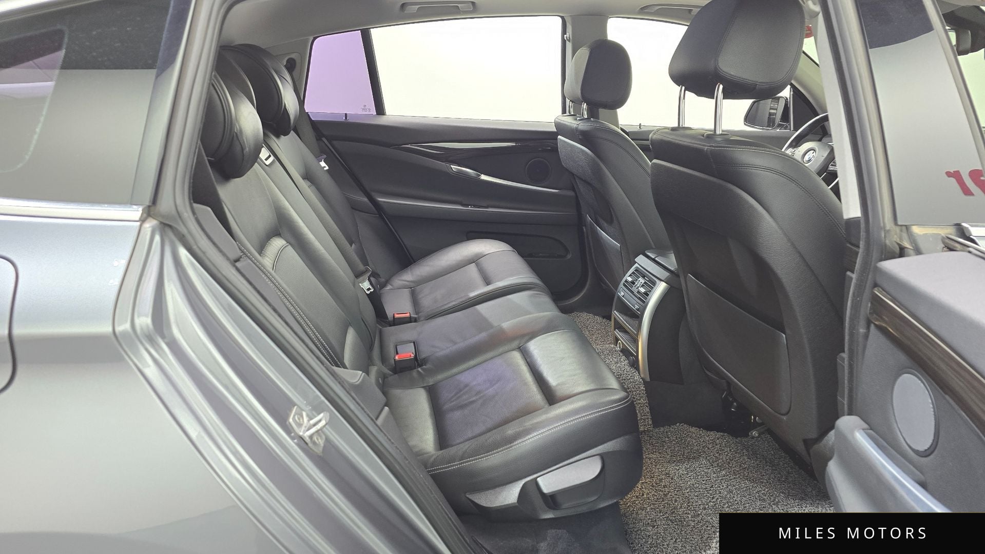 BMW 5 Series GT (F07) 2014 — миниатюра 12