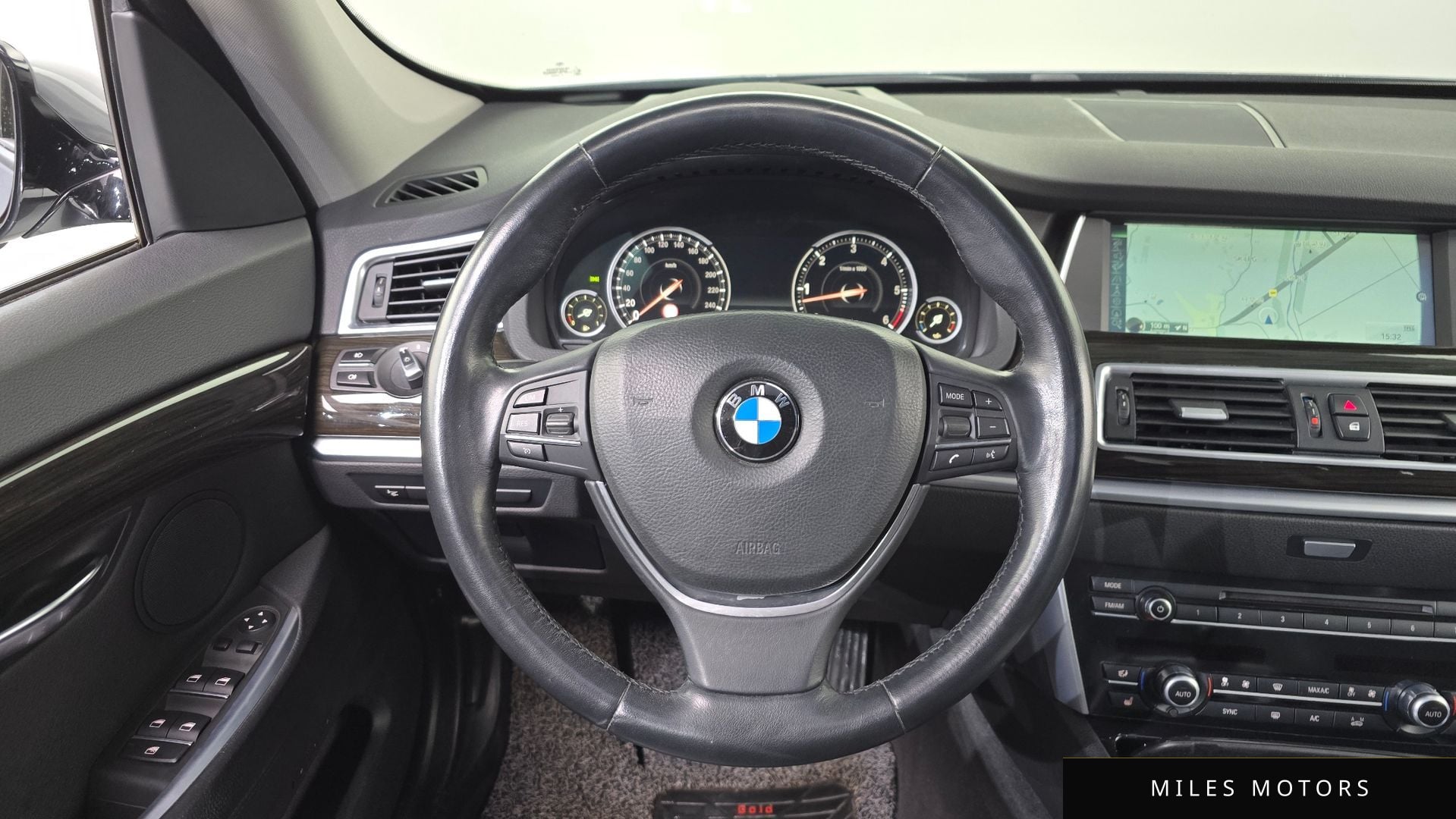 BMW 5 Series GT (F07) 2014 — миниатюра 13
