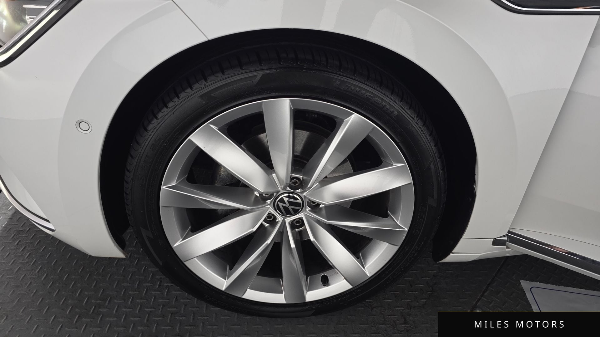 Volkswagen 아테온 2023 — миниатюра 4