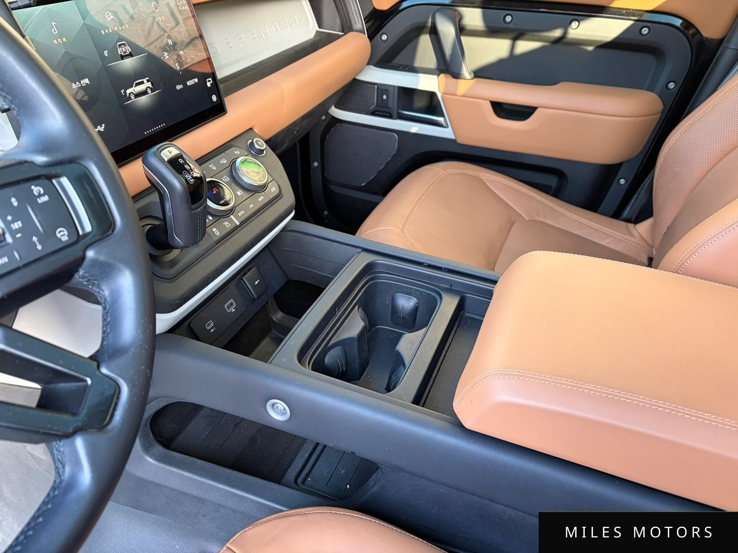 Land Rover Defender 2023 — миниатюра 12
