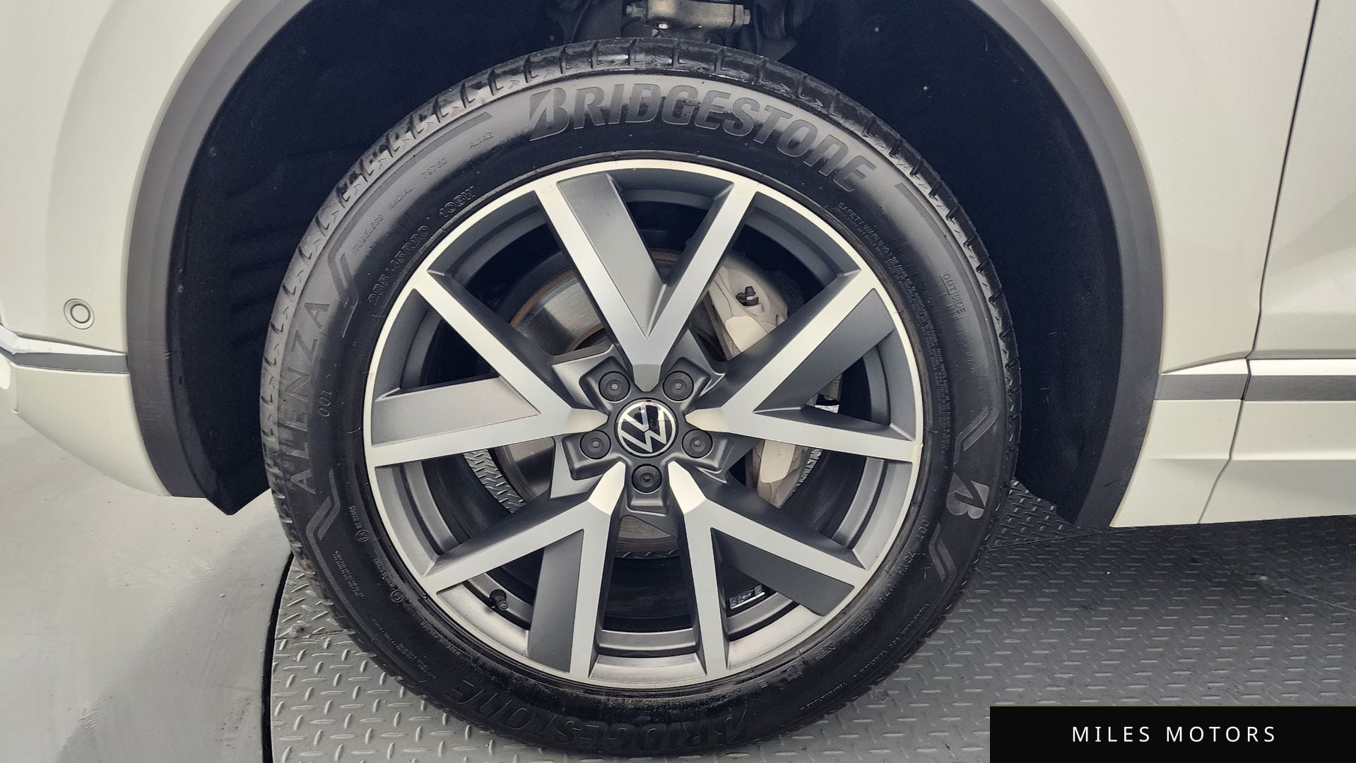 Volkswagen Touareg 2023 — миниатюра 5