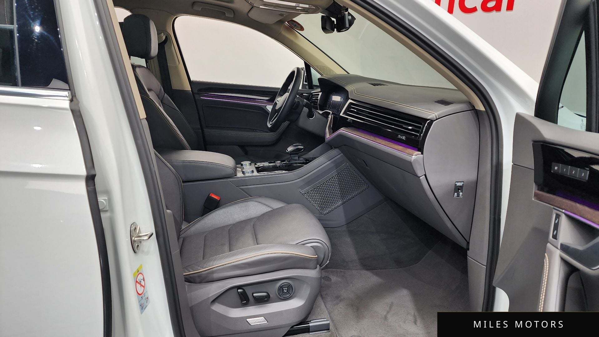 Volkswagen Touareg 2023 — миниатюра 11
