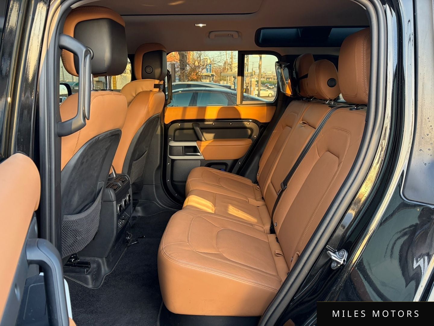 Land Rover Defender 2023 — миниатюра 9