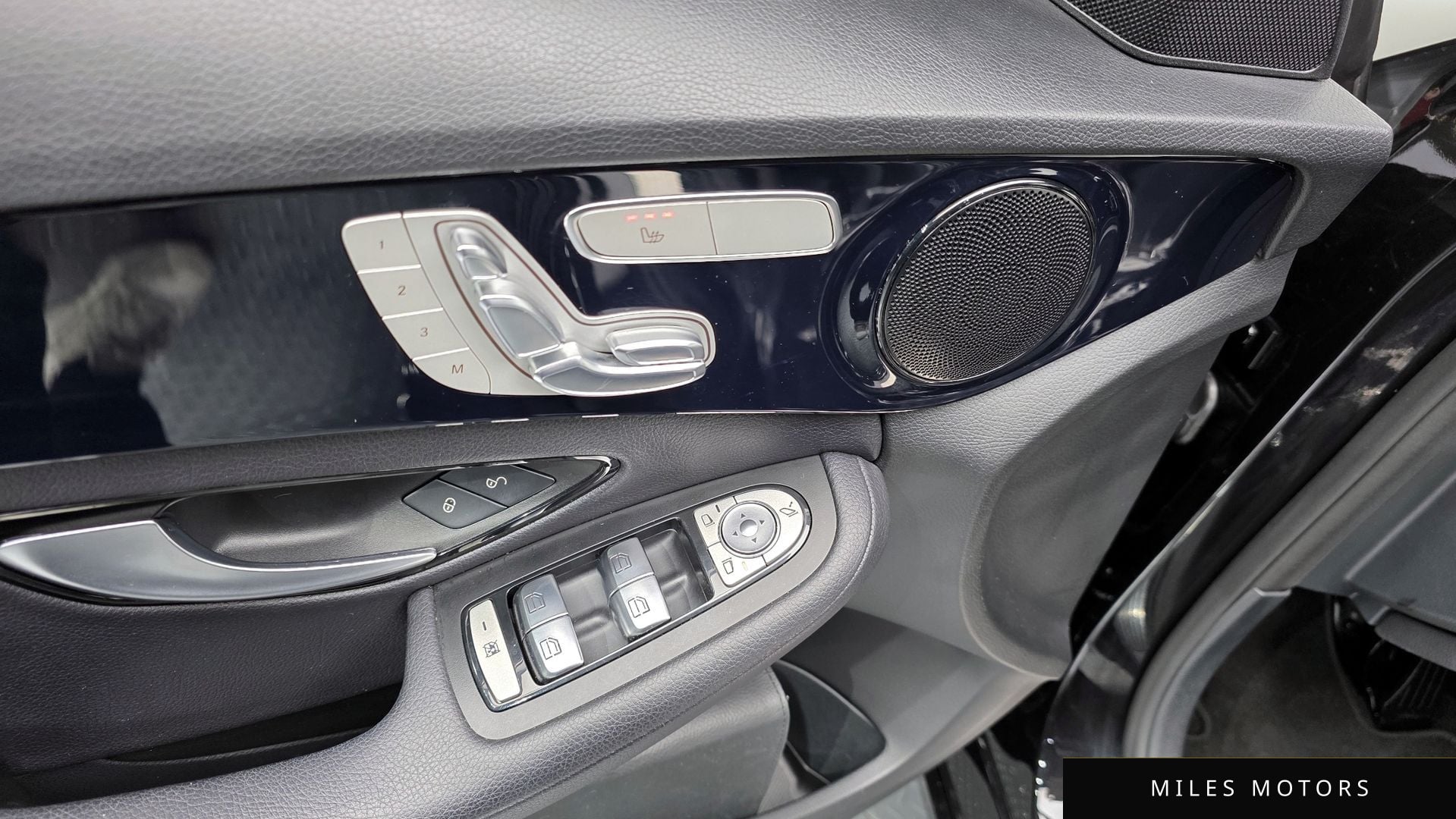 Mercedes-Benz C-클래스 W205 2018 — миниатюра 18