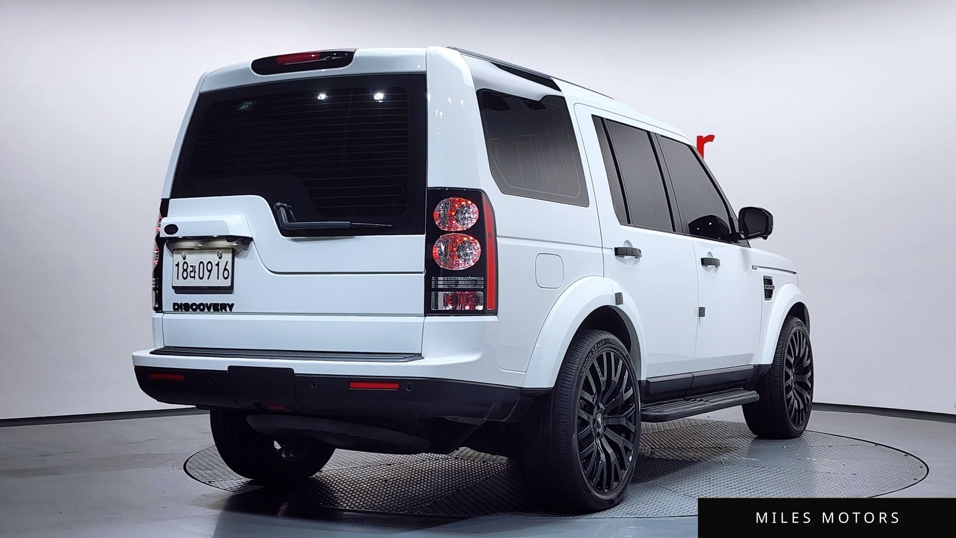 Land Rover Discovery 2016 — миниатюра 2
