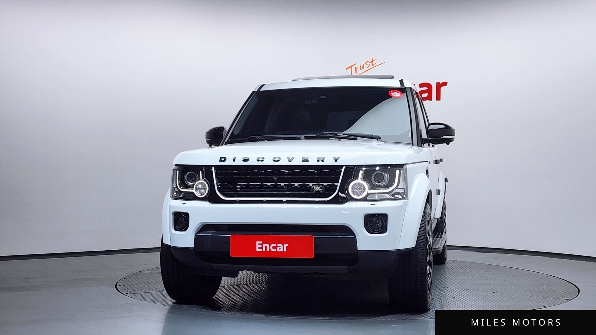 Land Rover Discovery 2016 — миниатюра 3