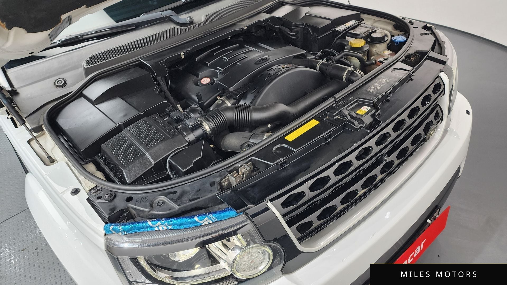 Land Rover Discovery 2016 — миниатюра 6