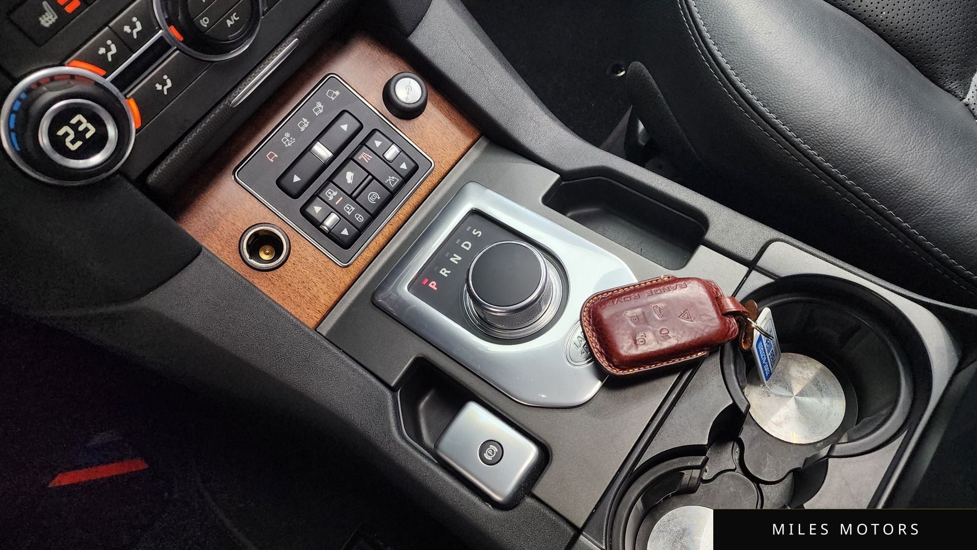 Land Rover Discovery 2016 — миниатюра 9