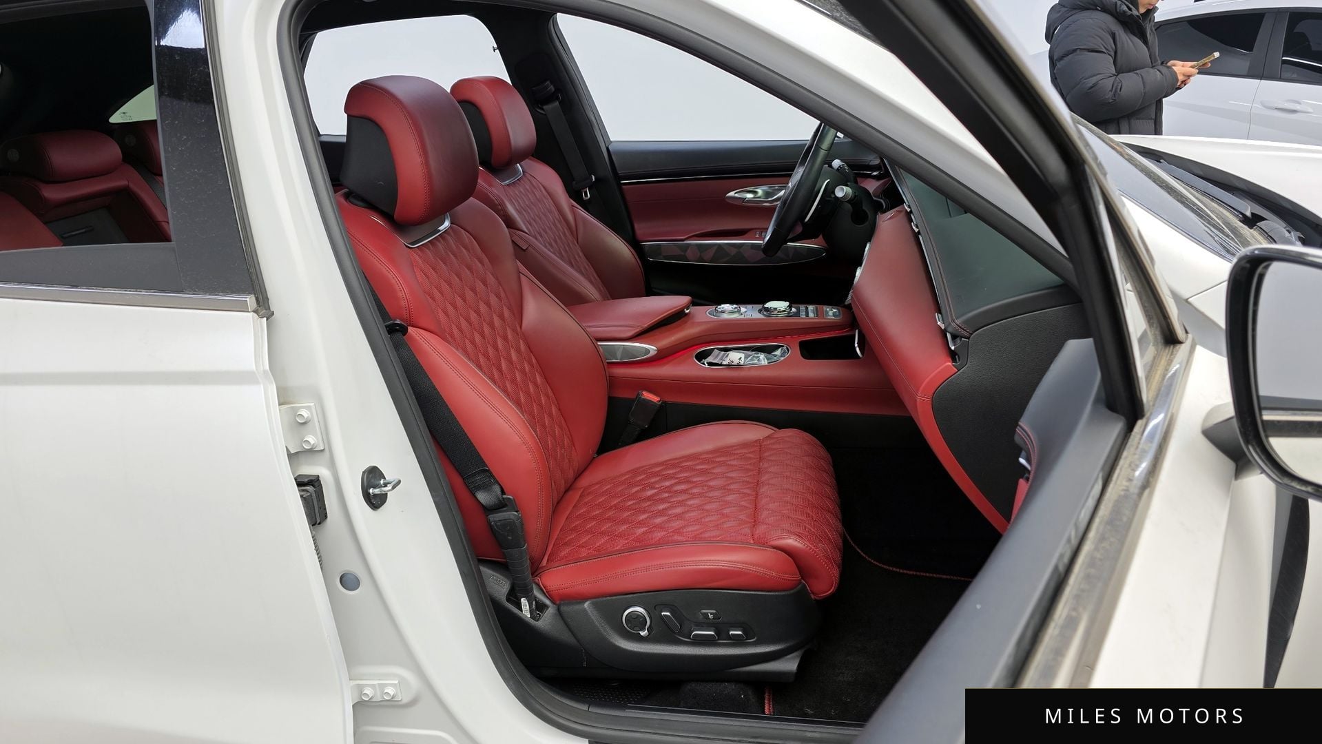 Genesis GV70 2023 — миниатюра 12