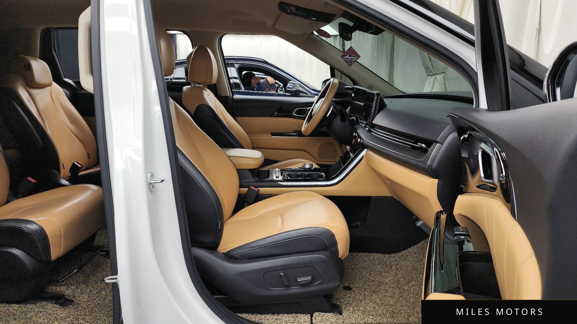 Kia Carnival 2021 — миниатюра 11